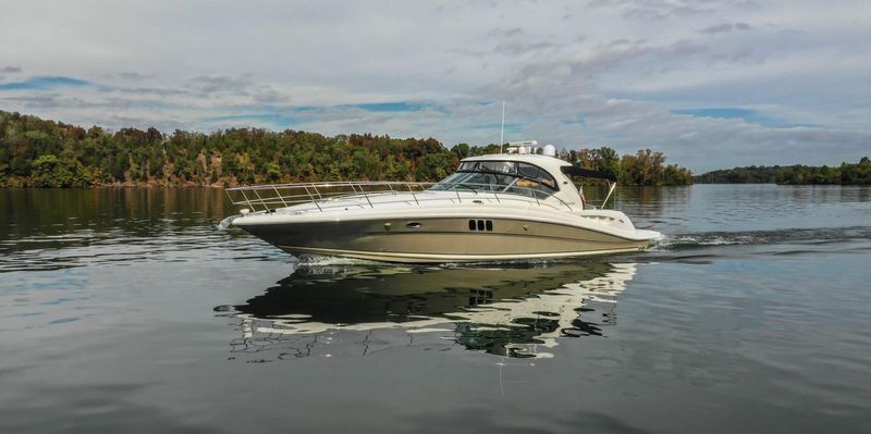 Sea Ray 44 Sundancer - main image