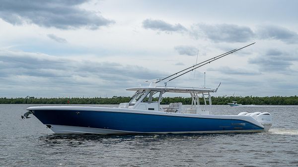 Everglades 435 Center Console