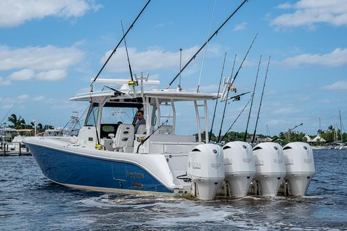 Everglades 435 Center Console image