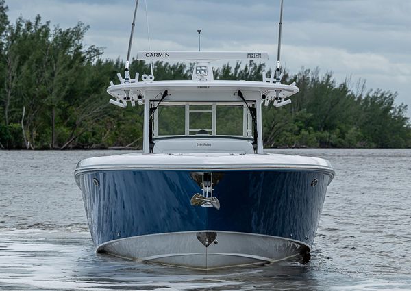 Everglades 435 Center Console image