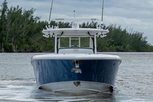 Everglades 435 Center Console image