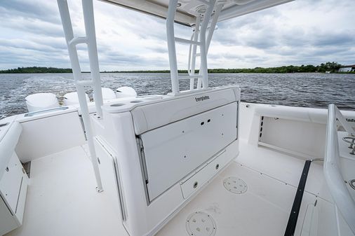 Everglades 435 Center Console image