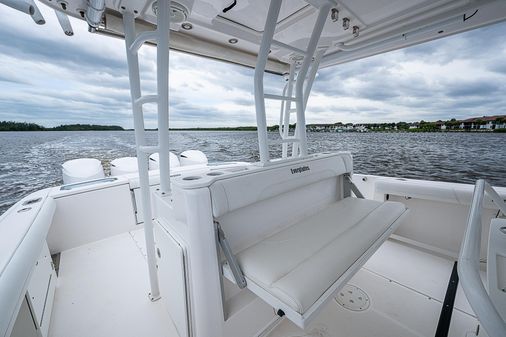 Everglades 435 Center Console image