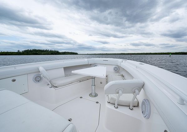 Everglades 435 Center Console image