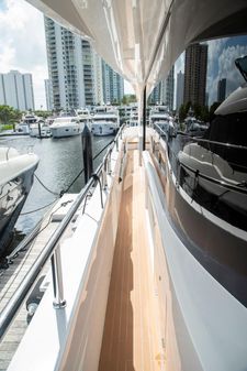 Sunseeker 88 Yacht image