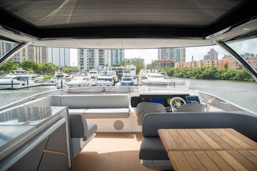 Sunseeker 88 Yacht image