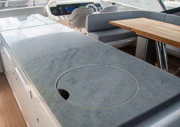 Sunseeker 88 Yacht image