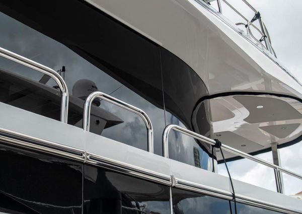 Sunseeker 88 Yacht image