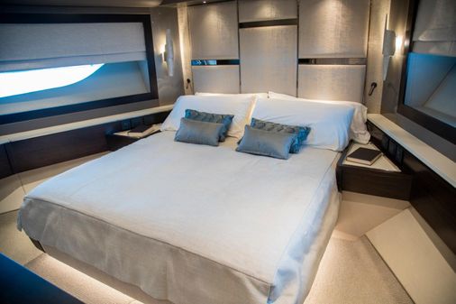 Sunseeker 88 Yacht image