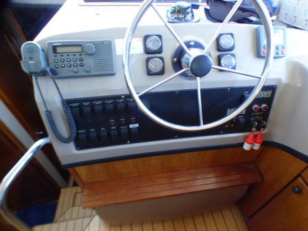 Bayliner 3988 Command Bridge Motoryacht image
