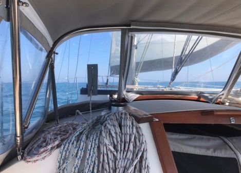 Catalina 30 Tall Rig Wing Keel image