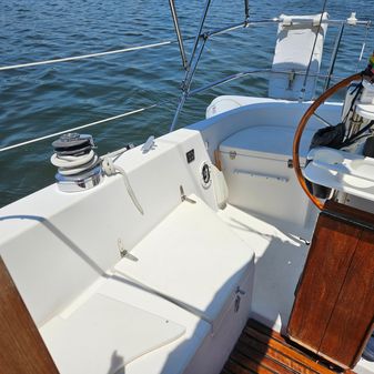 Nautilus Pilothouse 36 image