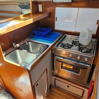 Nautilus Pilothouse 36 image