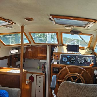 Nautilus Pilothouse 36 image