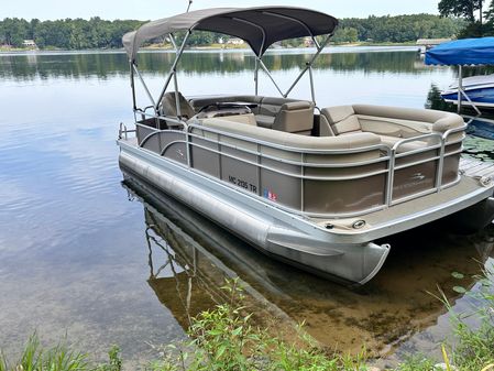 Bennington PONTOON image