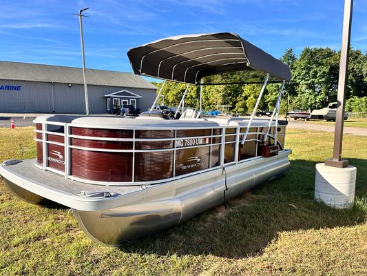 Bennington PONTOON - main image