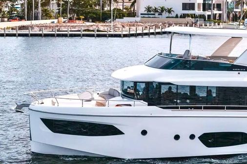 Absolute 52 Navetta image