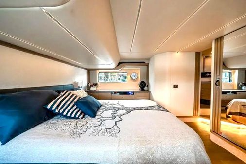 Absolute 52 Navetta image