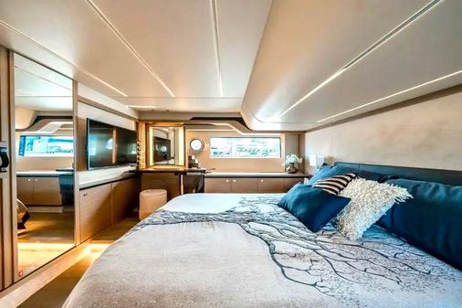 Absolute 52 Navetta image