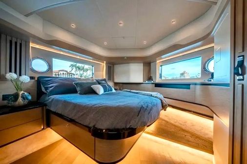 Absolute 52 Navetta image