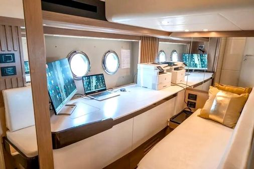 Absolute 52 Navetta image