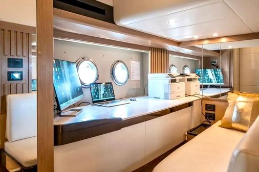 Absolute 52 Navetta image