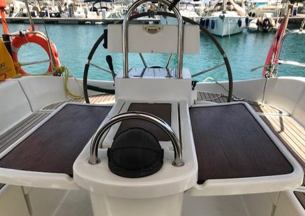 Beneteau OCEANIS-351 image