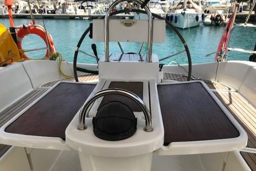 Beneteau OCEANIS-351 image