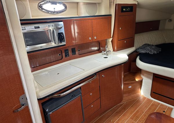 Sea Ray 320 Sundancer image