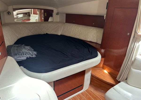 Sea Ray 320 Sundancer image