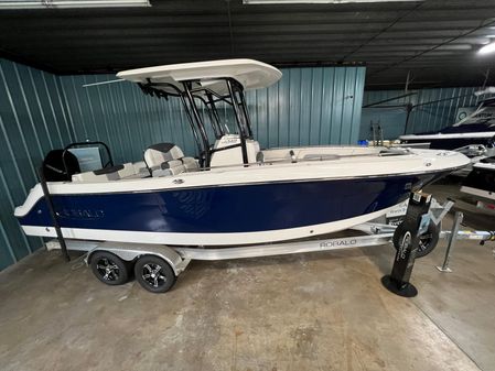 Robalo 242 EXPLORER image