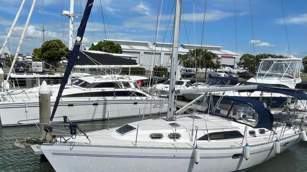 Catalina 385