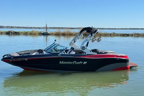 MasterCraft XT22 