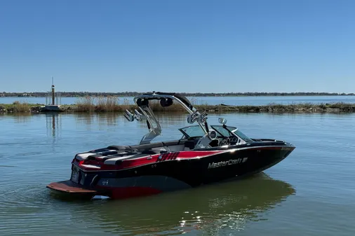 MasterCraft XT22 image