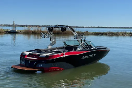 MasterCraft XT22 image