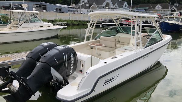 Boston Whaler 270 Vantage 