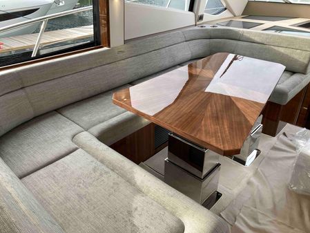 Galeon 500 Fly image