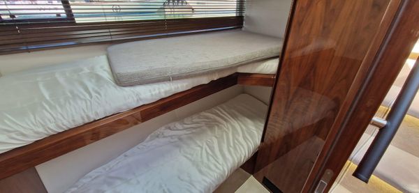 Galeon 500 Fly image