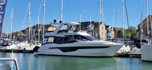Galeon 500 Fly image