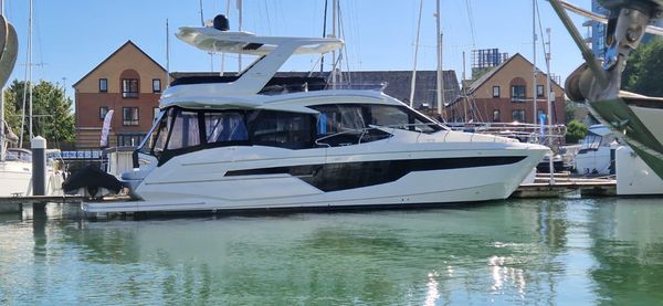 Galeon 500 Fly image