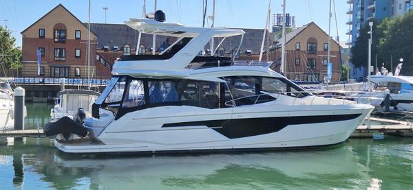 Galeon 500 Fly image
