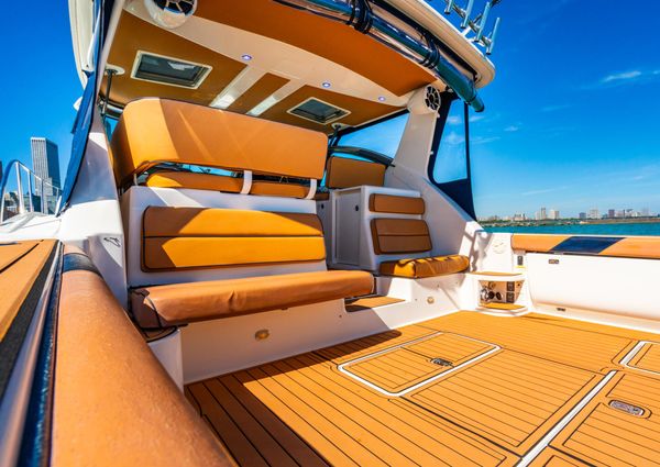 Tiara Yachts 3800 Open image