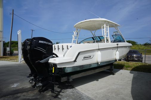 Boston Whaler 270 Vantage image