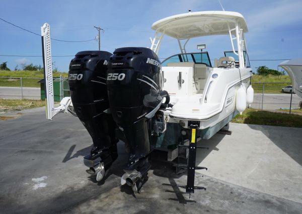 Boston Whaler 270 Vantage image