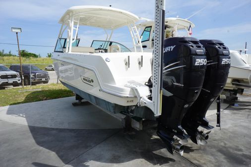Boston Whaler 270 Vantage image