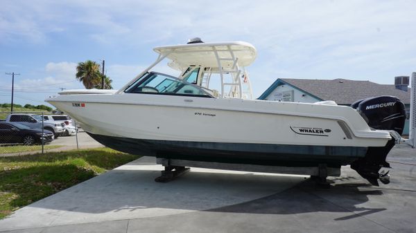 Boston Whaler 270 Vantage 