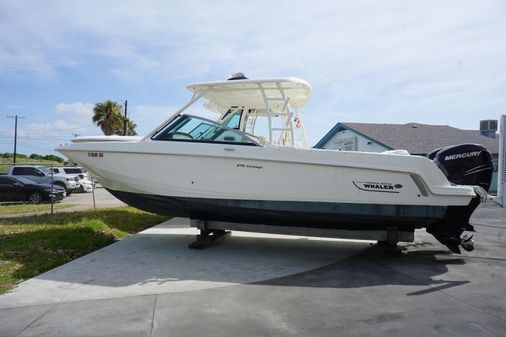 Boston Whaler 270 Vantage image