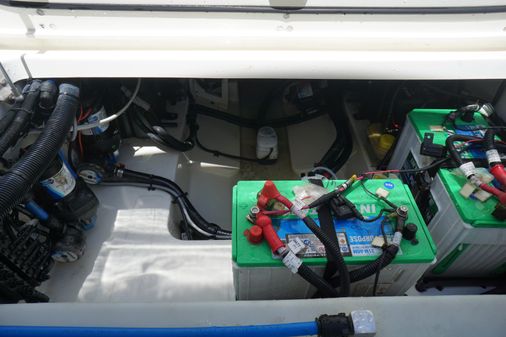 Boston Whaler 270 Vantage image