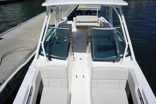Boston Whaler 270 Vantage image