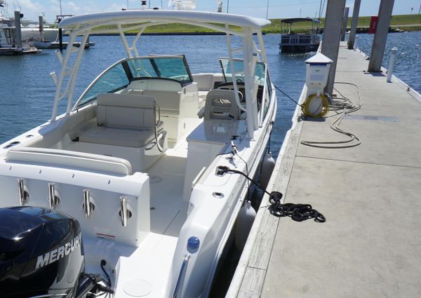 Boston Whaler 270 Vantage image